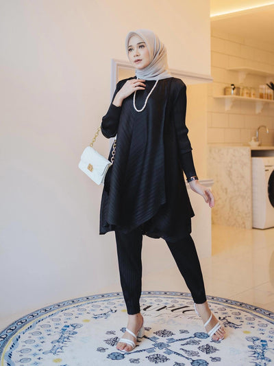 Turtle Neck Pleated Coord Set