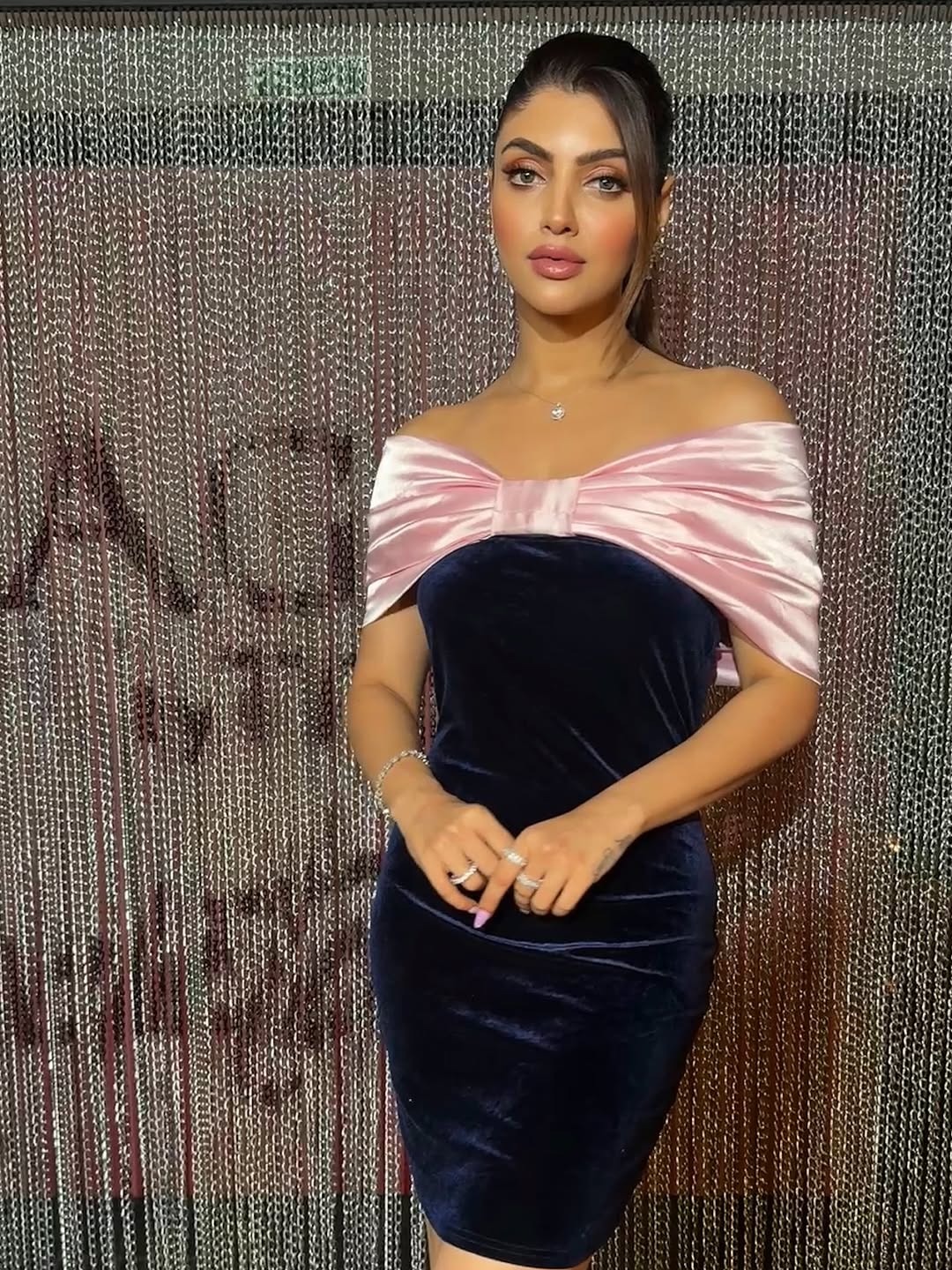 Bow Off Shoulder Velvet Bodycon Dress