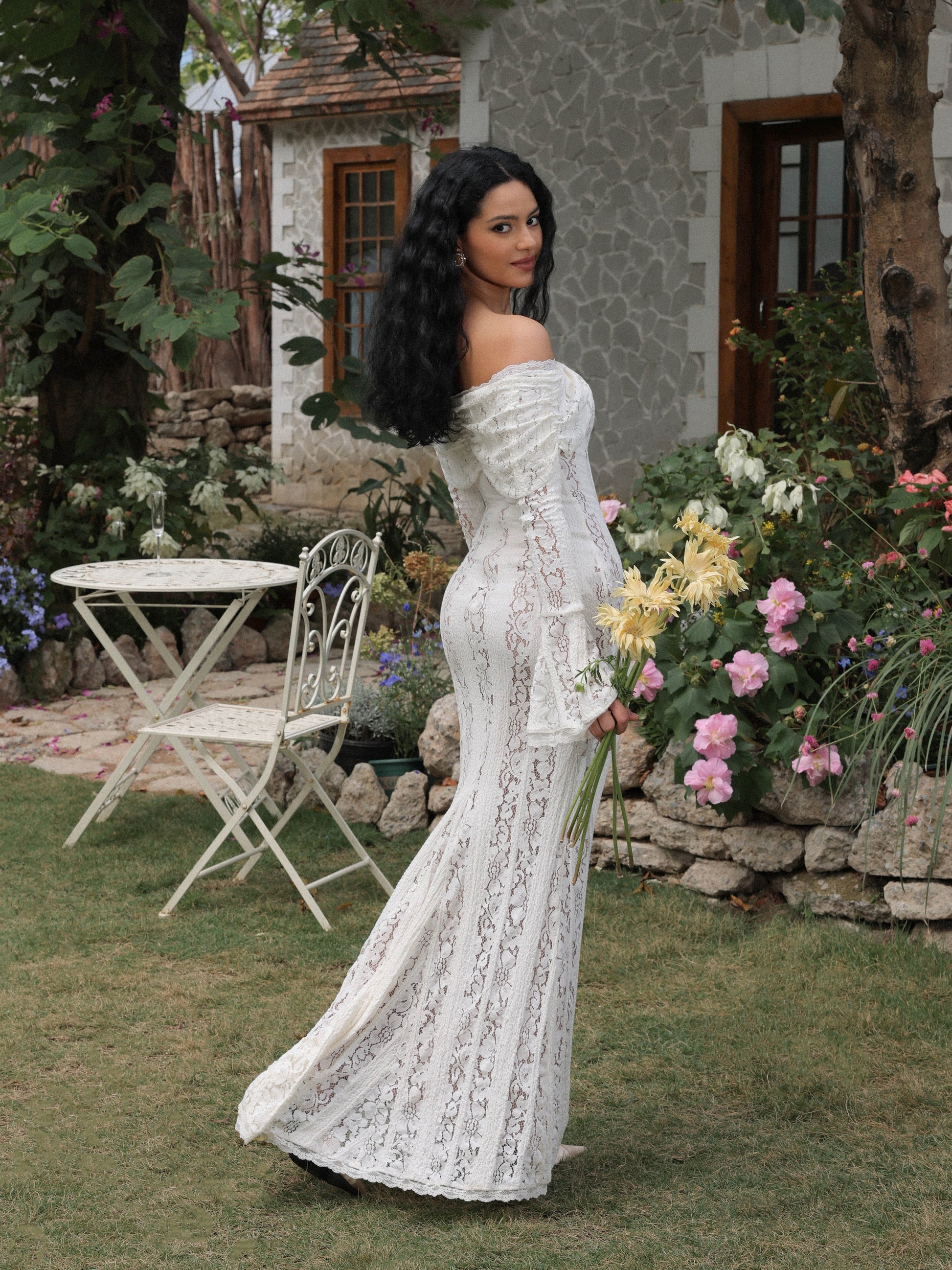 Off-shoulder mermaid silhouette Maxi Dress