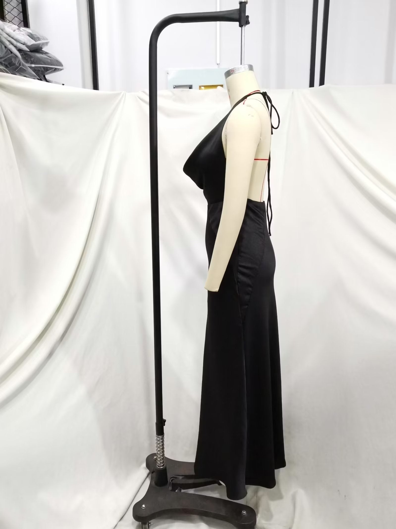 Halterneck Pleated Design Drape Dress