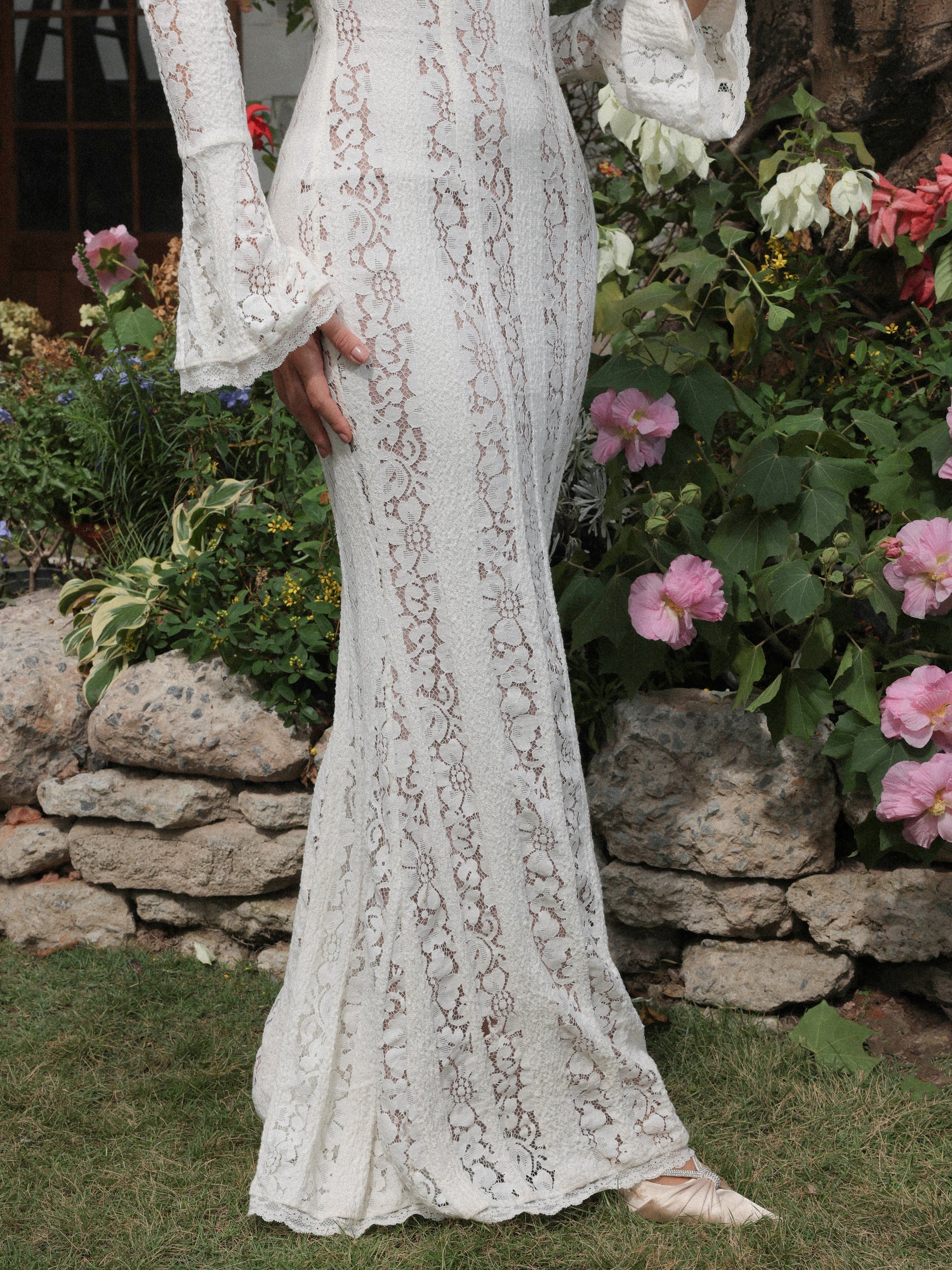 Off-shoulder mermaid silhouette Maxi Dress