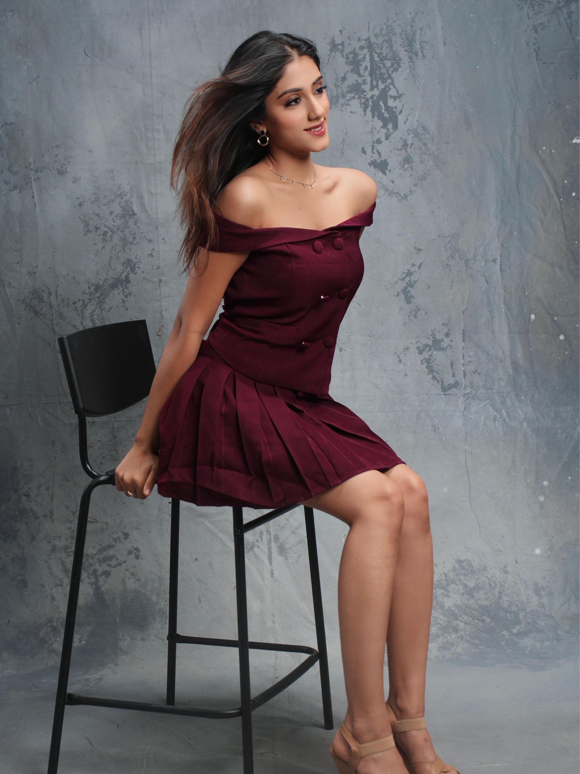 Off Shoulder Waist Top & Pleated Skirt Coord Set