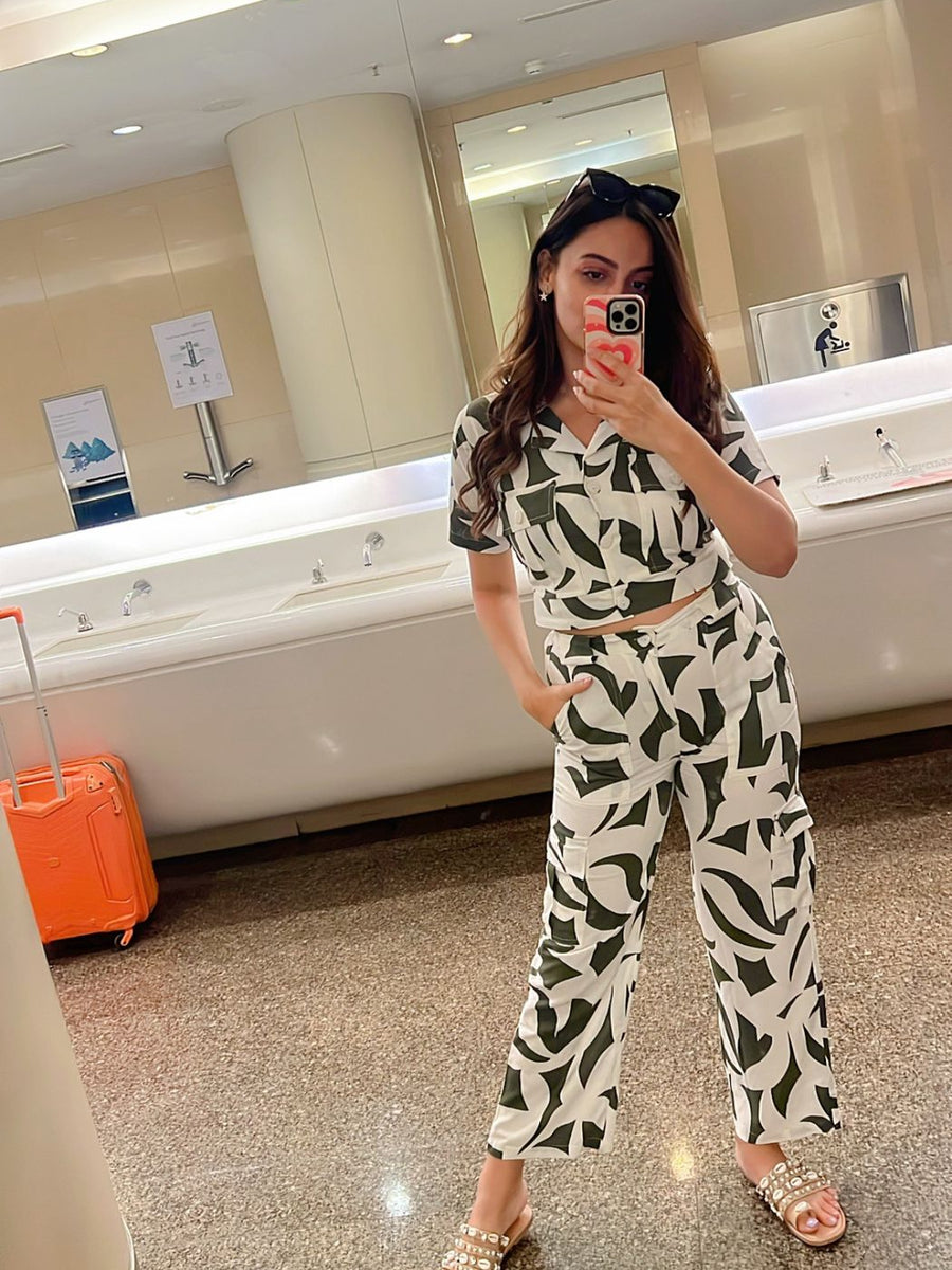 Abstract Print Top with Cargo Pants Coord Set