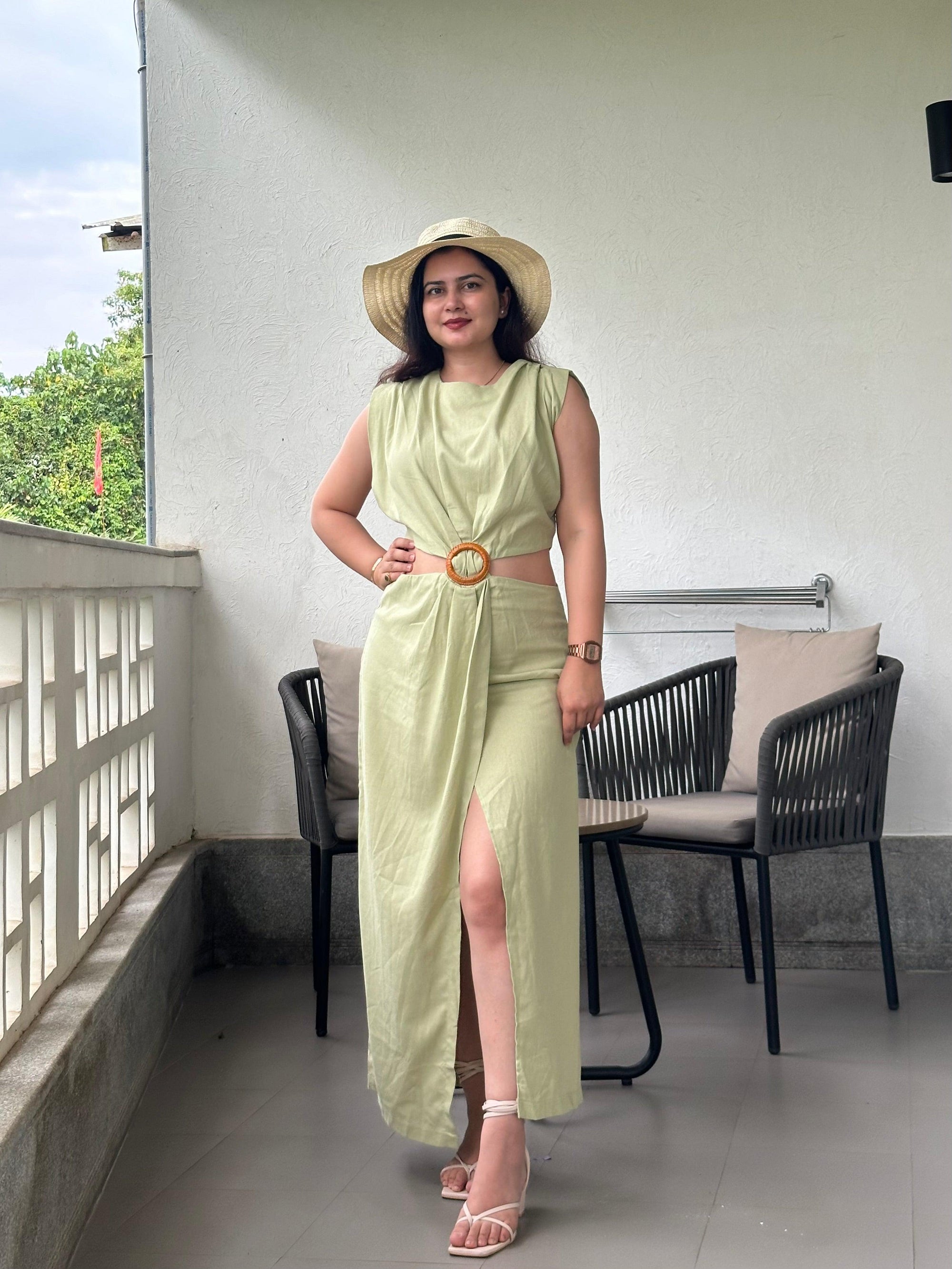 Sleevless Cutout Buckle Midi Dress