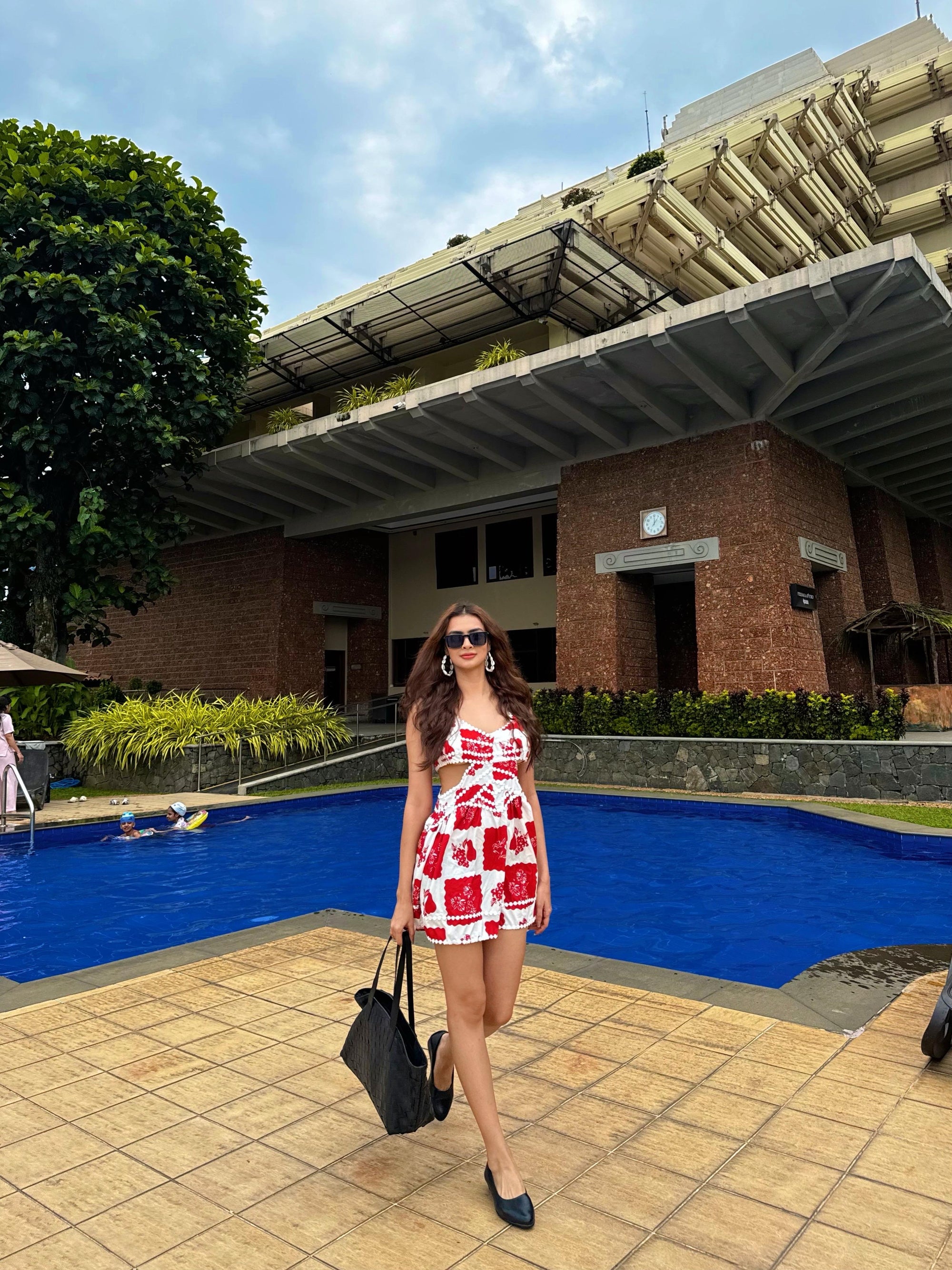 Pretty Lace Shoulder Strap Cutout Dress