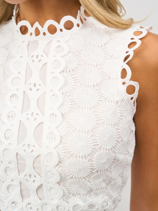 Crew Neck Laser Sleeveless Slit Maxi Lace Dress