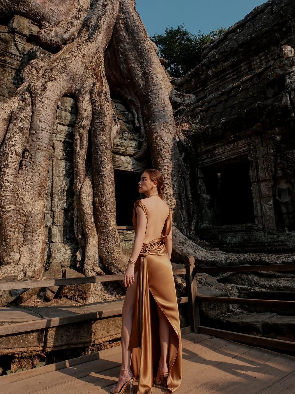 3d Rose Applique Backless Slit Maxi Dress