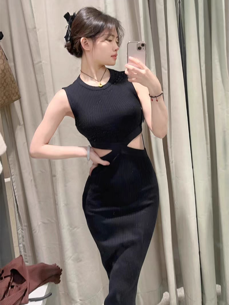 Knitted Sleeveless Cutout Dress
